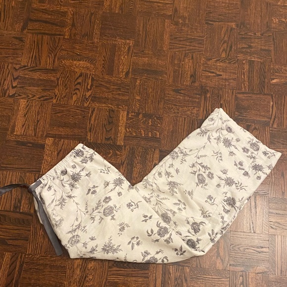 Elegant and cozy pj pants - Picture 2 of 2